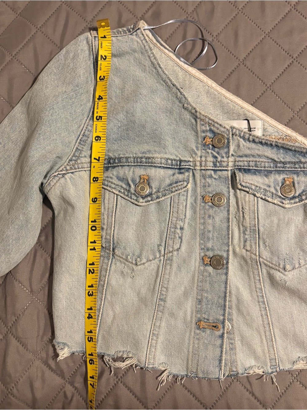 Zara One Shoulder Crop Light Wash Denim Jean Jacket Womens Large Asymmetrical - Picture 10 of 10